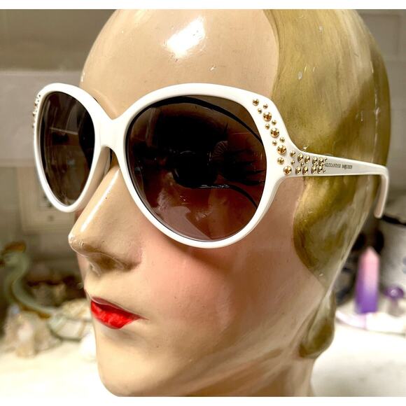NEW! Alexander McQueen white round sunglasses Gray Lense gold studs NO ISSUES - Picture 3 of 16